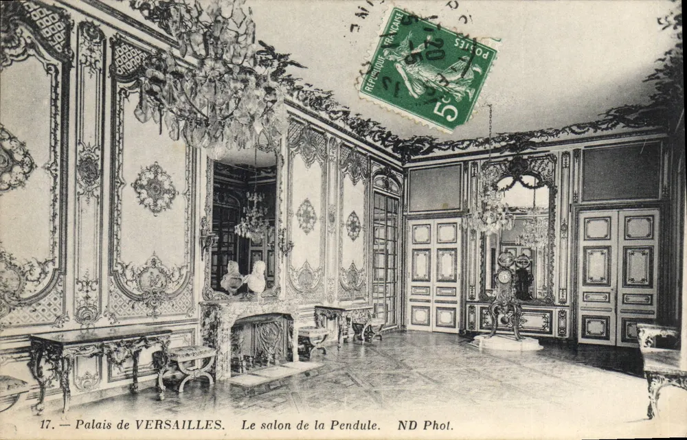 Palácio de VERSAILLES — O salão da Relógio — ND Phot. - Frente