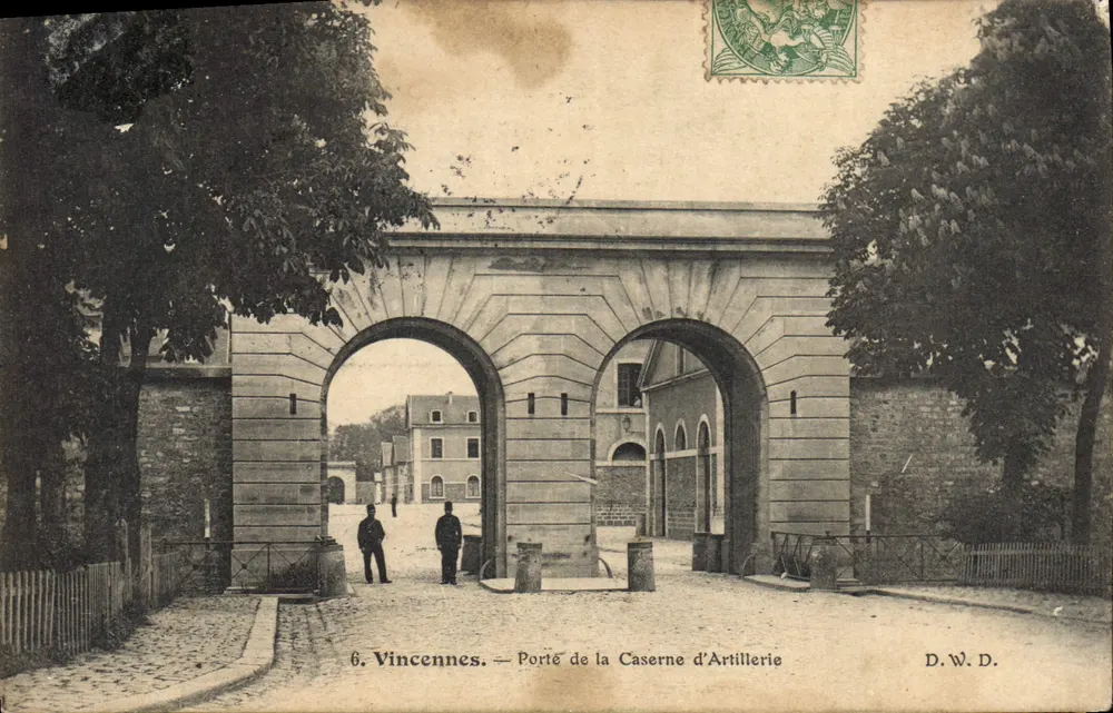 Vincennes — Tor der Artillerie-Kaserne — D.W.D. - Vorderseite