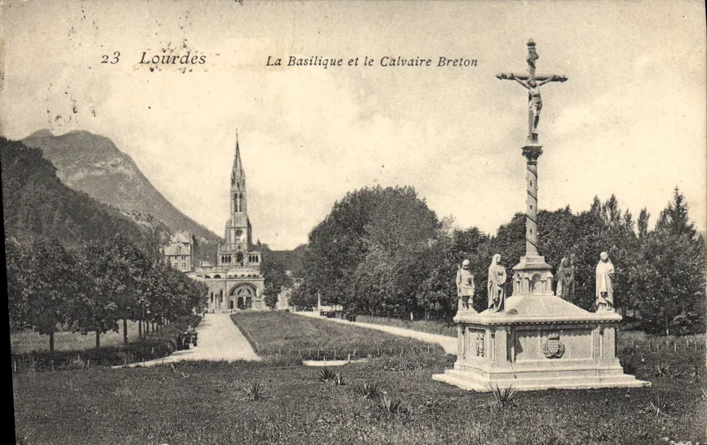 Lourdes — Ansicht der Basilika und des Bretonischen Kreuzwegs — Unbekannter Verlag, Nr. 23 - Vorderseite