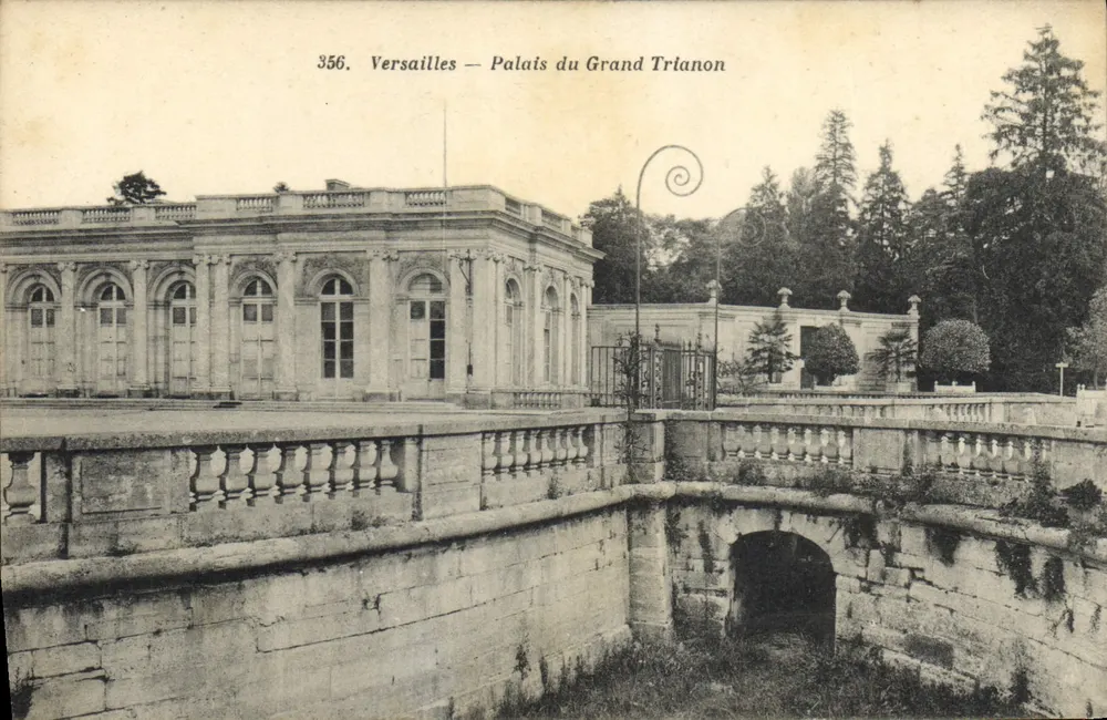 Versailles — Palácio do Grande Trianon — Héliotypie A. Bourdier - Frente
