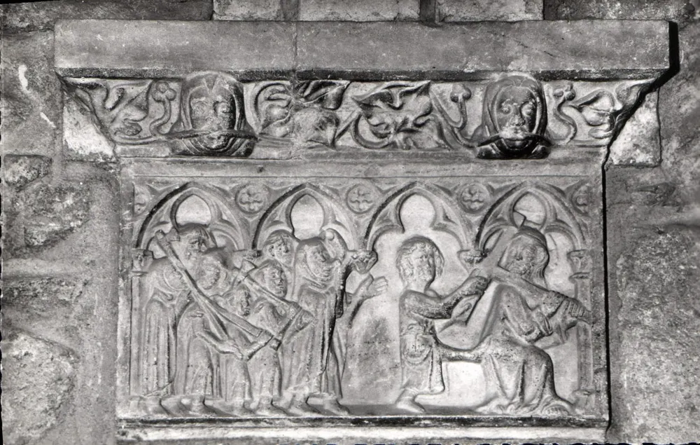 Elne (P.-O.) — Der Cloister (12. Jahrhundert). Jesus zum Golgatha geführt. Grab des 14. Jahrhunderts. - Vorderseite