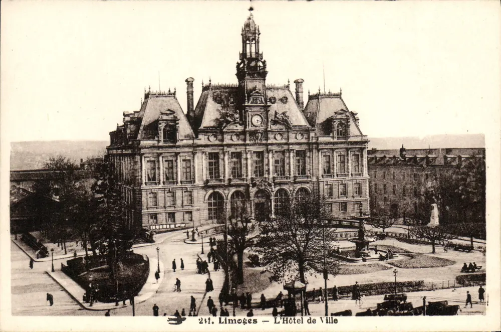 Limoges — Het Stadhuis — 211. Limoges — Het Stadhuis - Voorkant