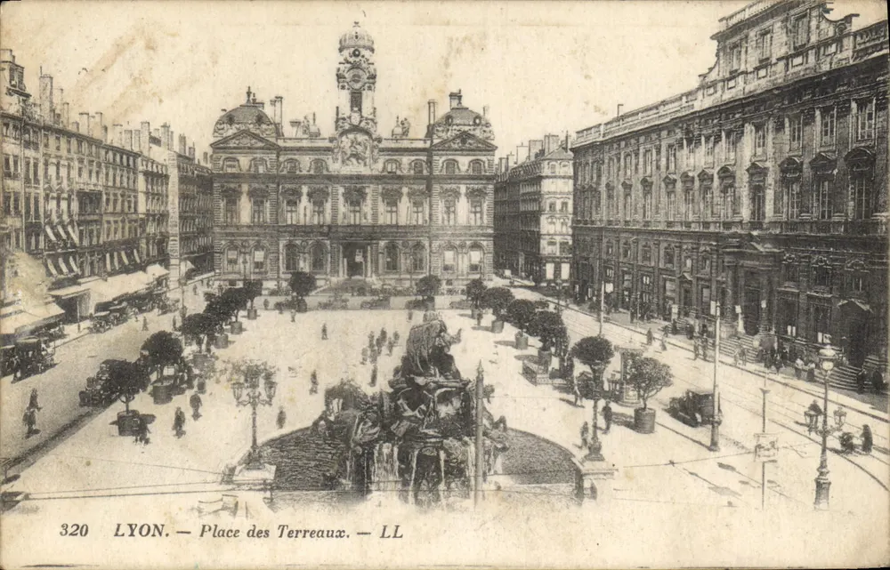 LYON — Praça dos Terreiros — LL, n°320 - Frente