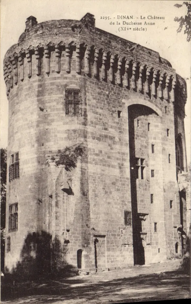 Dinan - Schloss der Herzogin Anne (14. Jahrhundert) - Vorderseite