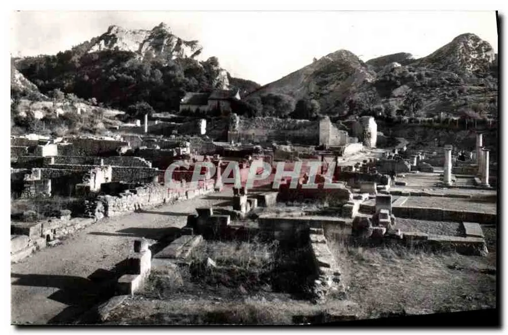 Die Ausgrabungen von Glanum — Saint-Rémy; im Hintergrund, Les Alpilles - Vorderseite