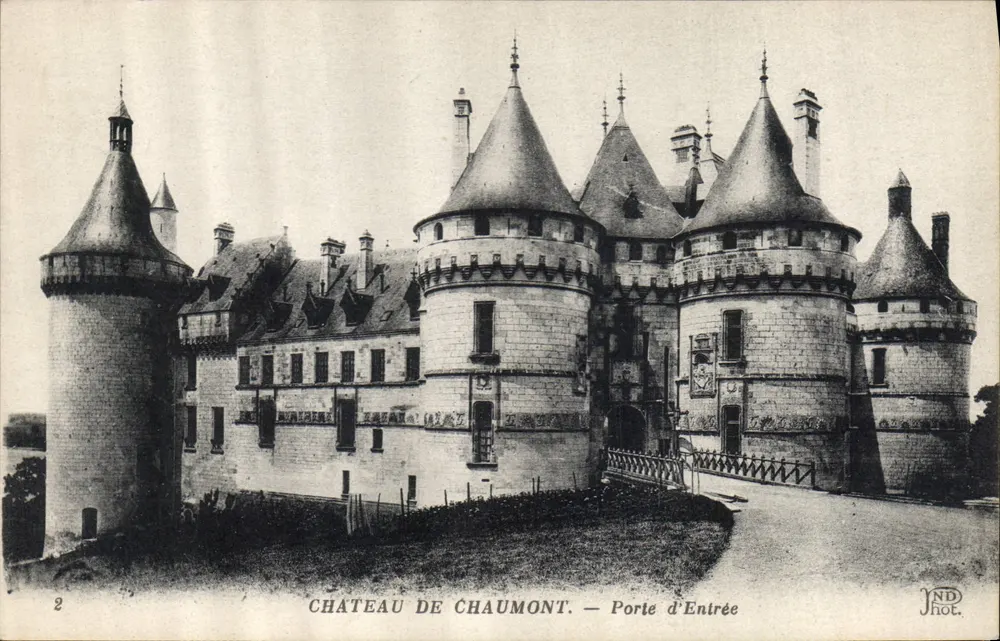 Castelo de Chaumont — Porta de Entrada — JND Jhot - Frente