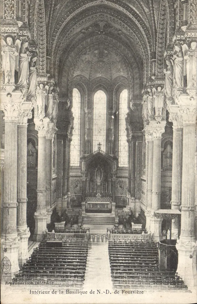 Interior da Basílica de N.-S. de Fourvière — Reprodução Proibida — sem editor e número visíveis - Frente