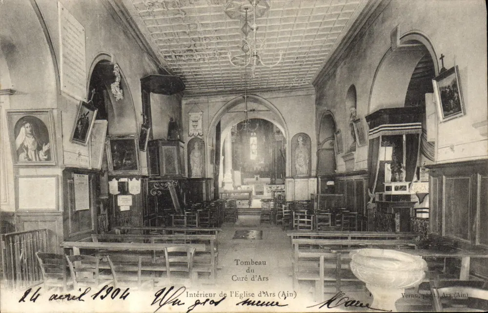 Binnenkant van de Kerk van Ars (Ain) — Graf van de Curé van Ars — Vernu, fot. Ars (Ain) - Voorkant