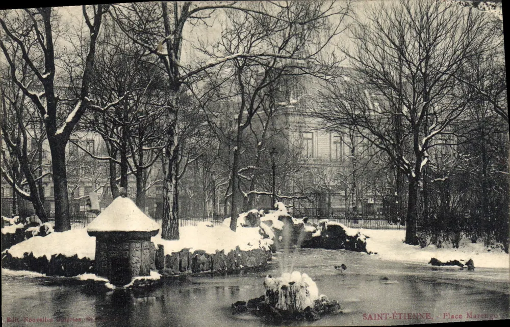 Saint-Étienne - Place Marengo — vista invernal com fonte e árvores nevadas — Édit. Nouveller, Saint-Étienne - Frente