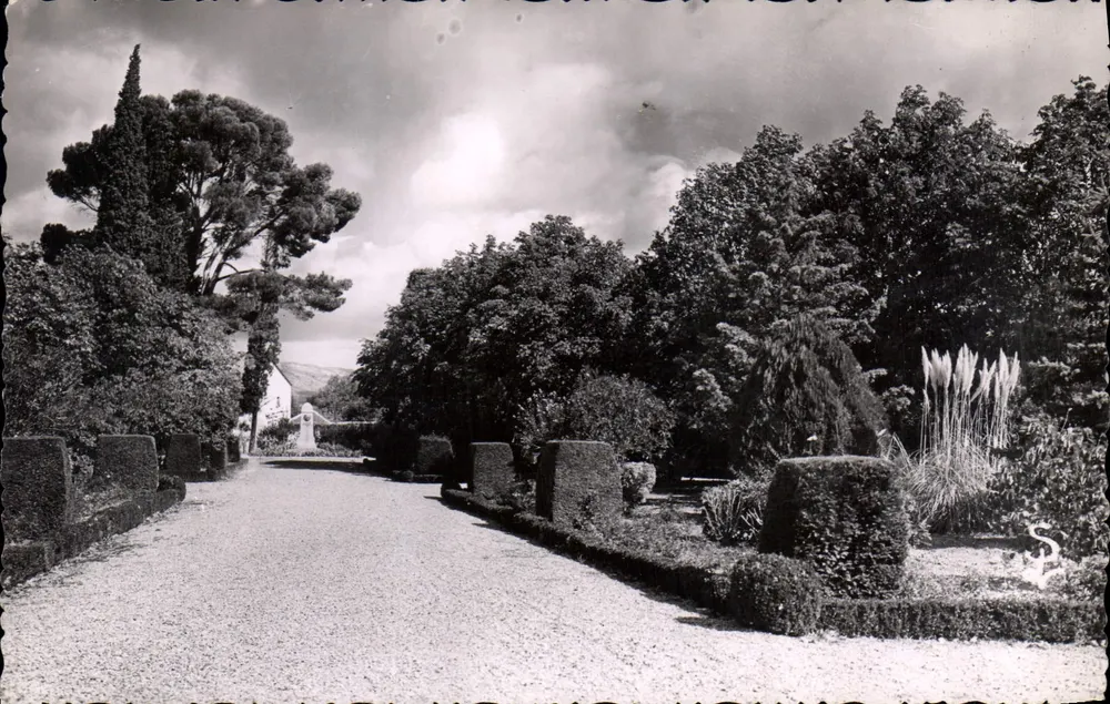 Clermont-l'Hérault — Der Garten der Dichter — Editionen Schrütter Lucier - Vorderseite