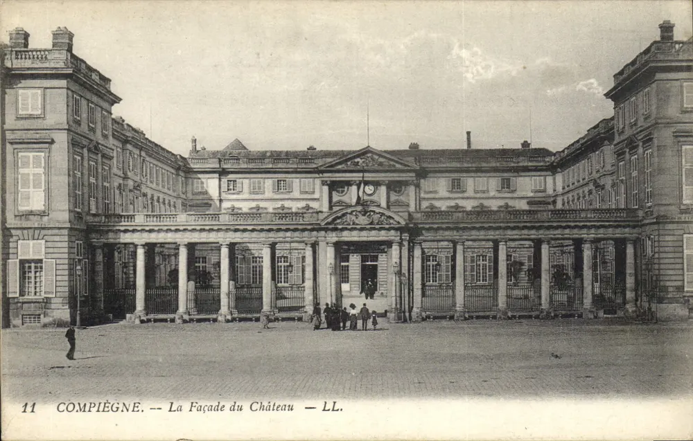 Compiègne — A Facha do Castelo — LL. - Frente