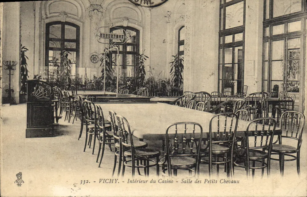 Vichy - Innenraum des Kasinos - Saal der Kleinen Pferde - Vorderseite