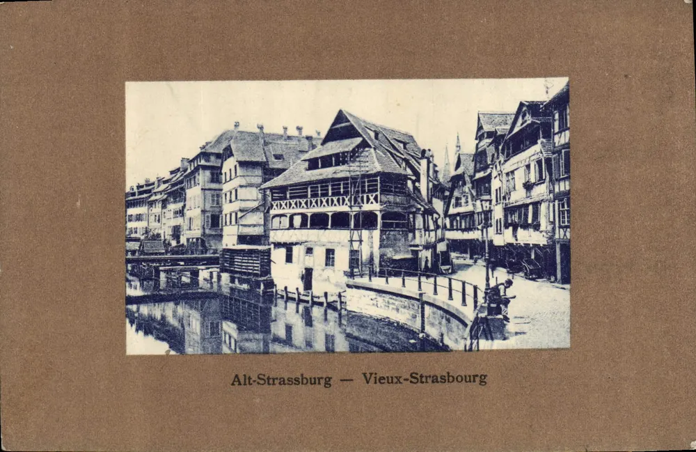 Vieux-Strasbourg — Vista do canal e das casas com colmios - Frente