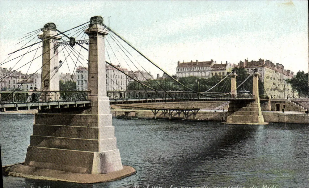 M. Lyon - La passerelle suspendue du Midi — edita da AQUA PHOTO & Cie - Recto