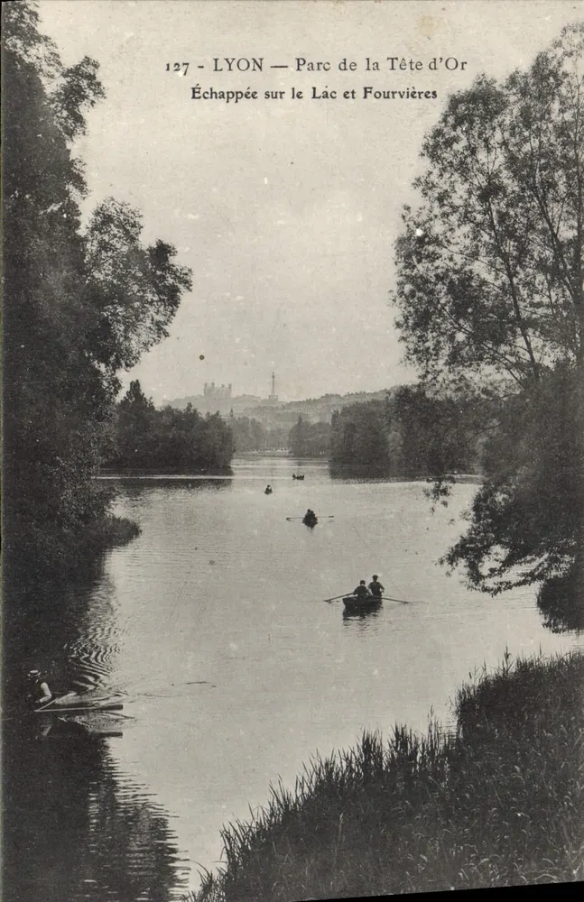 LYON — Park der Goldenen Kopf — Aussicht über den See und Fourvières - Vorderseite