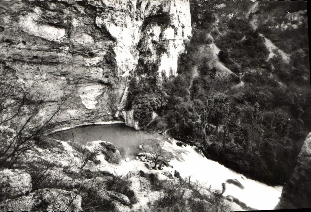 Fonte de Vaucluse — Nascer da fonte em águas altas — Coleção MARTIN - Frente
