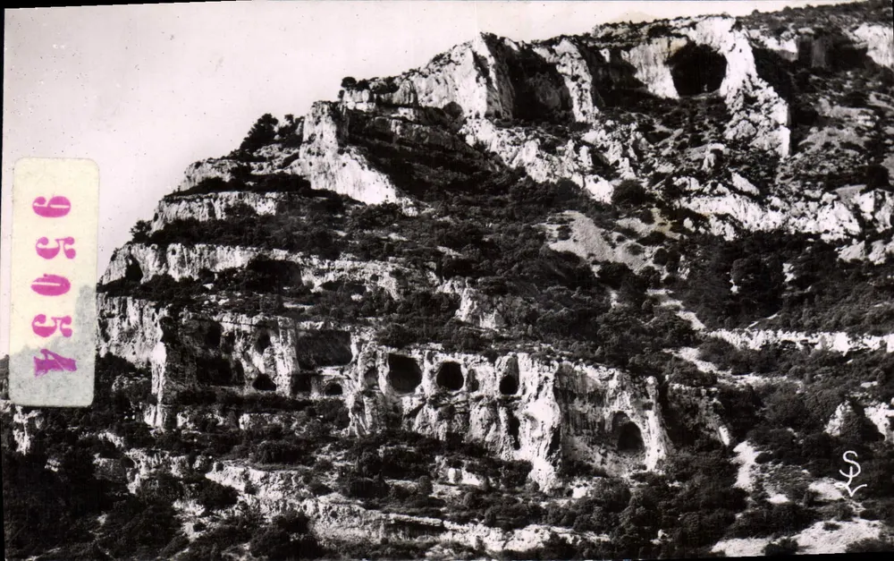 Fontaine de Vaucluse — Die Höhlen der goldenen Kuh - Vorderseite