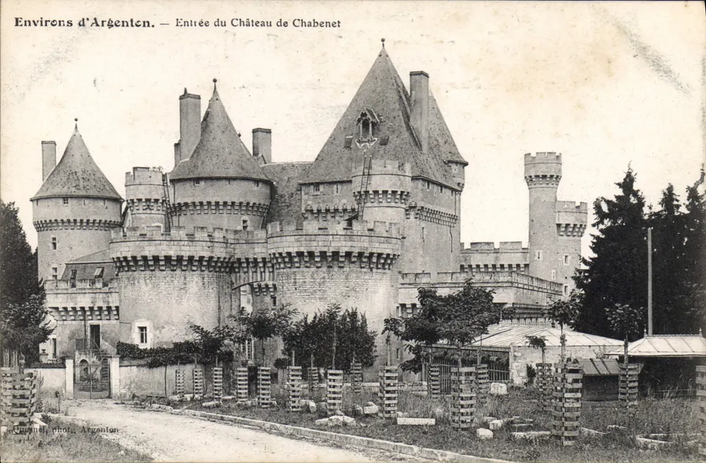 Dintorni di Argenten — Entrata del Castello di Chabenet — Quennel, fot. Argenton - Recto
