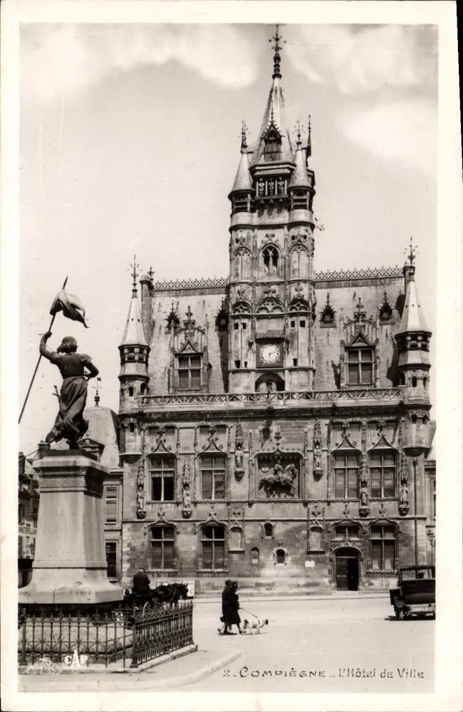 Compiègne — O Hotel de Ville — editor C.A.P. n°2 - Frente