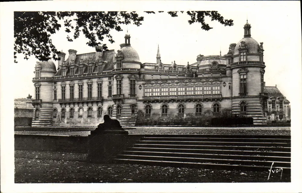Chantilly (Oise) — O Castelo, Lado Norte — Edições de Arte 'YVON' - Frente