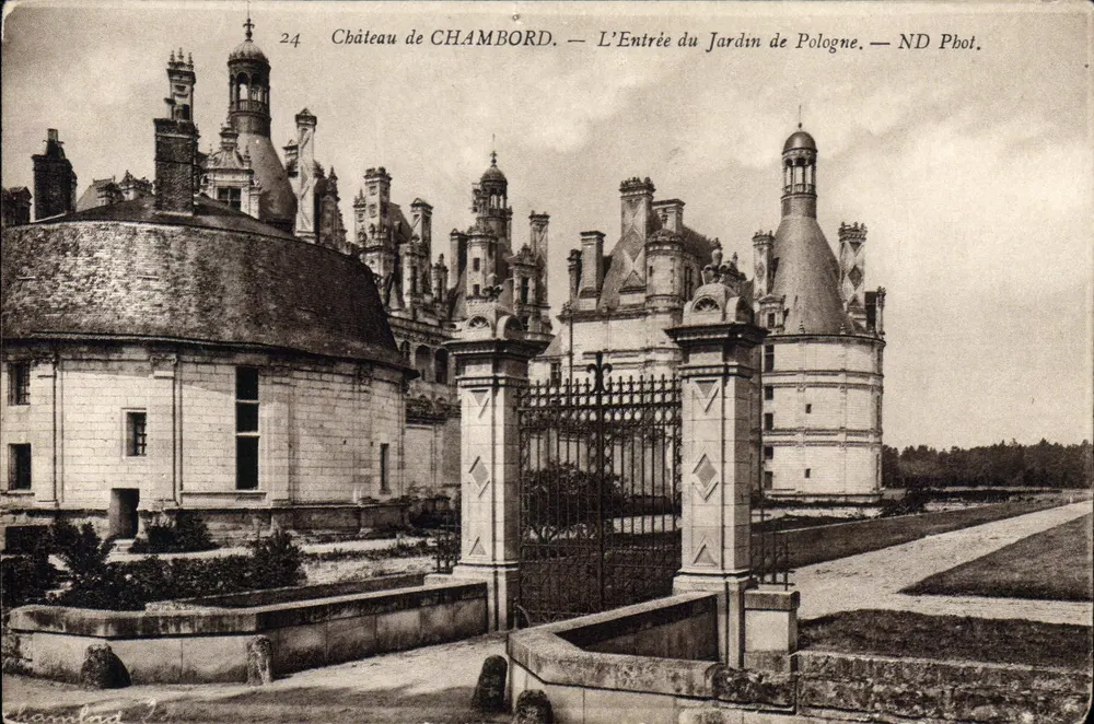 Schloss CHAMBORD — Der Eingang zum Garten von Polen — ND Fot. - Vorderseite