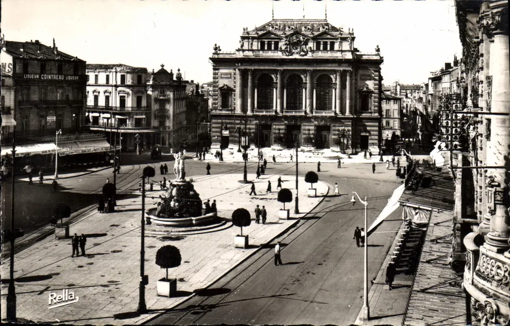 Praça da Comédia — Montpellier — editor Rella, n° 2023 - Frente