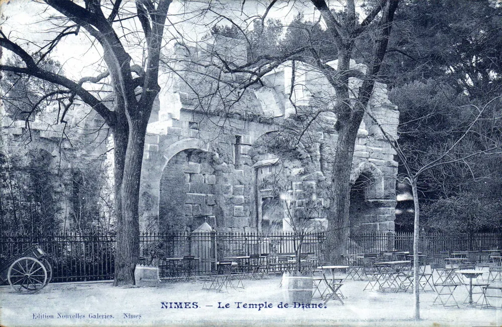 Nîmes — O Templo de Diana — Edição Nouvelles Galeries, Nîmes - Frente