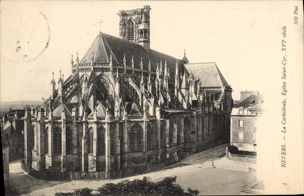 Nevers — Ansicht der Kathedrale — Kirche Saint-Saint, 16. Jahrhundert - Vorderseite