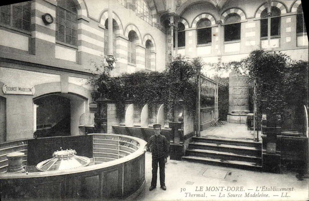 Le Mont-Dore — O Estabelecimento Termal La Source Madeleine — LL. n°30 - Frente