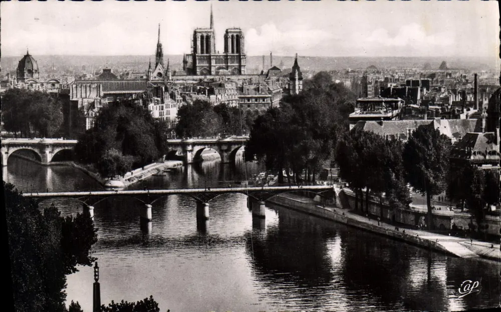 Paris — Vista geral da Cidade — Sociedade dos Artes Fotográficas, Paris — n° 051 - Frente