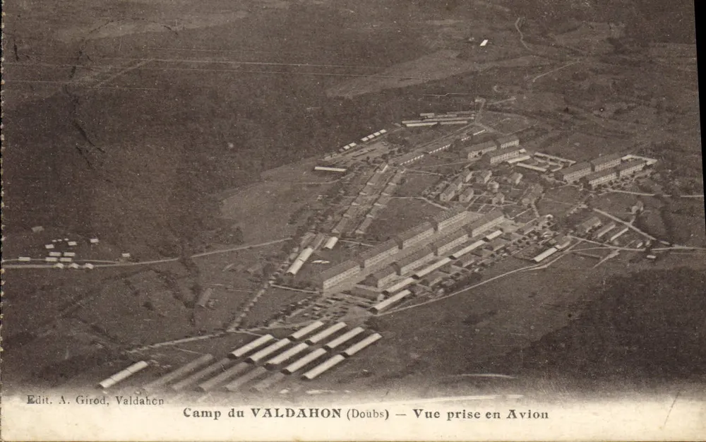 Lager von VALDAHON (Doubs) — Aufnahme aus der Luft — Edit. A. Girod, Valdahon - Vorderseite