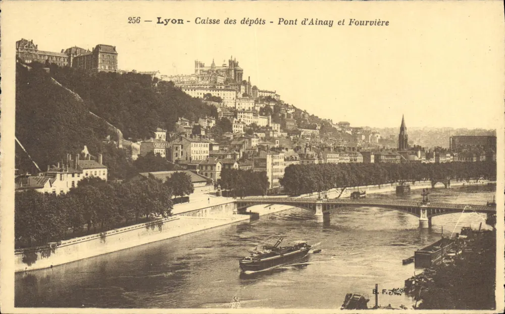 Lyon - Caisse des dépôts - Pont d'Ainay und Fourvière - Vorderseite