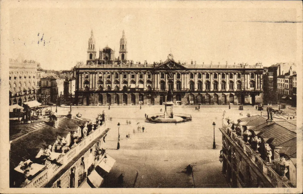 Nancy - A Praça Stanislas vista do Arco do Triunfo — Edição de Arte V. Reeder, Nancy - Frente