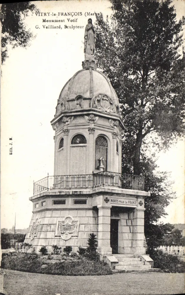 Vitry-le-François (Marne) — Monument votif à la mémoire des morts pour la France — G. Veilliard, sculpteur - Frente