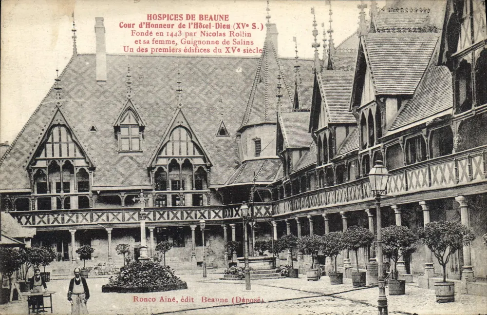 Hospices de Beaune — Cour d'Honneur des Hôtel-Dieu (15. Jahrhundert) — Ronco Aîné, Verlag Beaune (Deposé) - Vorderseite