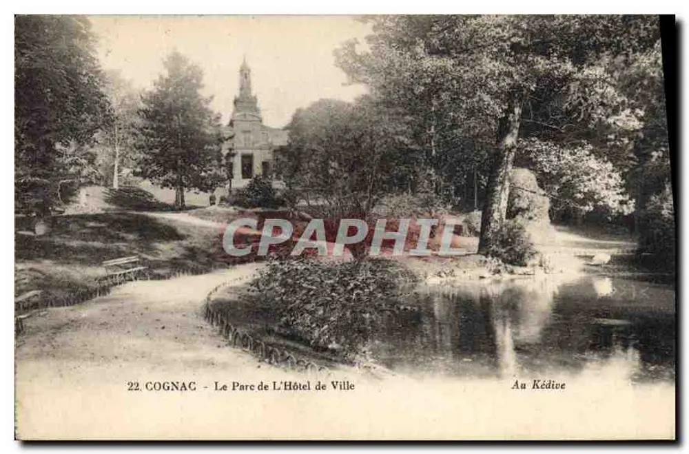 Cognac - O Parque do Hotel de Ville — Au Kédive - Frente