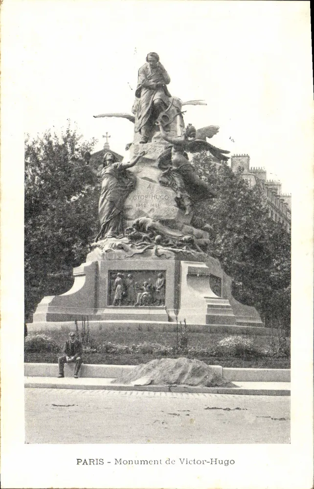 PARIS - Monumente de Victor-Hugo — editor não visível - Frente