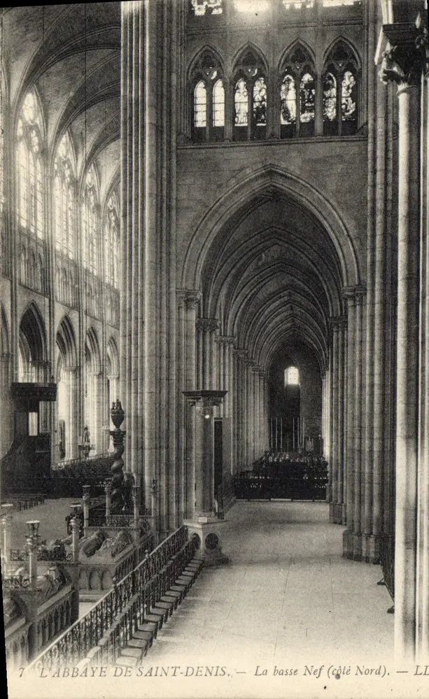DIE ABBAYE DE SAINT-DENIS — Die Nave (Nordseite) — LL - Vorderseite