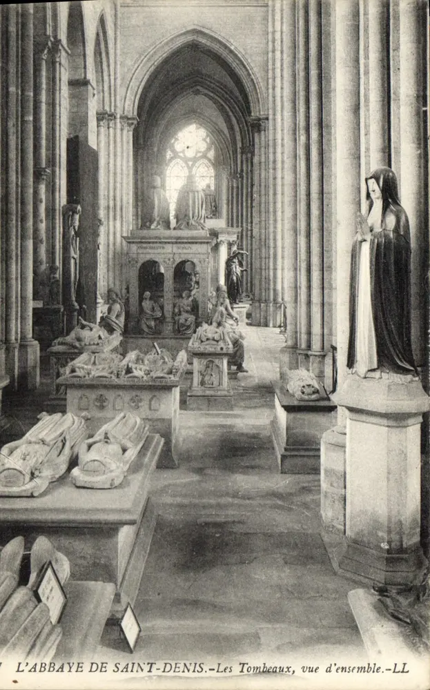 A ABBADIA DE SAINT-DENIS — Os Túmulos, vista geral — LL - Frente
