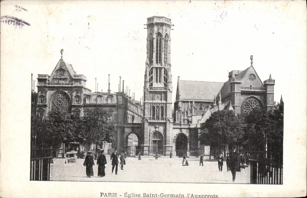 Paris - Igreja de São Germain l'Auxerrois — vista do edifício com seu campanário e rosáceas - Frente