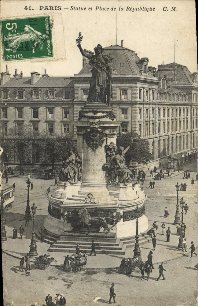 PARIS — Estátua e Praça da República — C. M. - Frente