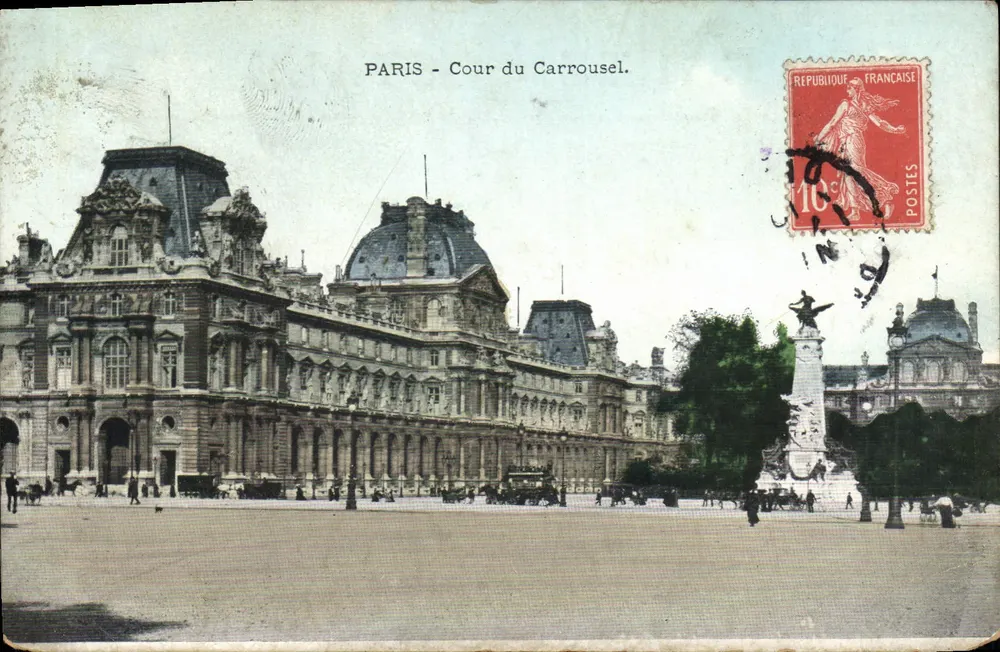 PARIS - Cour du Carrousel — vista do Louvre — editor não visível - Frente