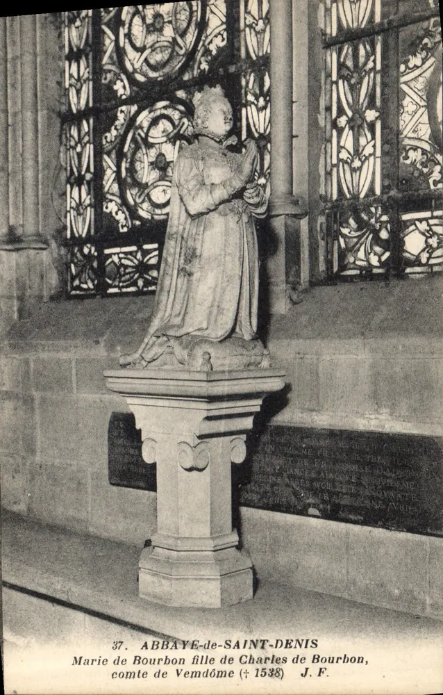 Abtei Saint-Denis — Statue der Marie de Bourbon, Tochter von Charles de Bourbon († 1538) — J.F. - Vorderseite