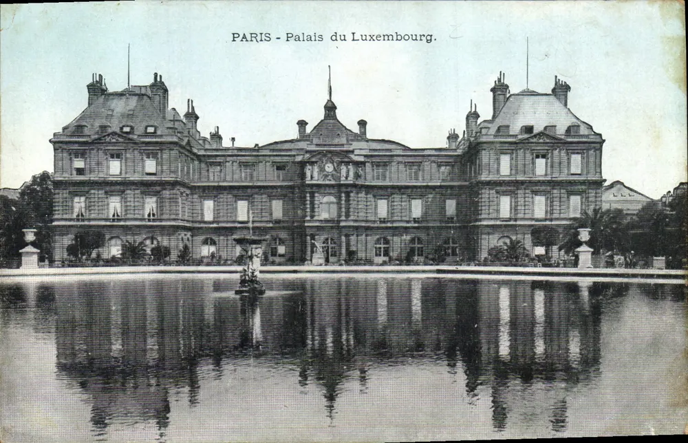 PARIS - Palácio do Luxembourg — vista do edifício com fonte — editor não identificado - Frente