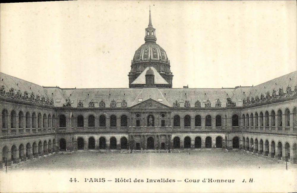 Paris — Hotel dos Invalidos — Cour d'Honneur — J.H. — n°44 - Frente