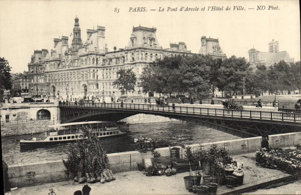 Paris — Der Pont d'Arcole und das Rathaus — ND Phot. - Vorderseite