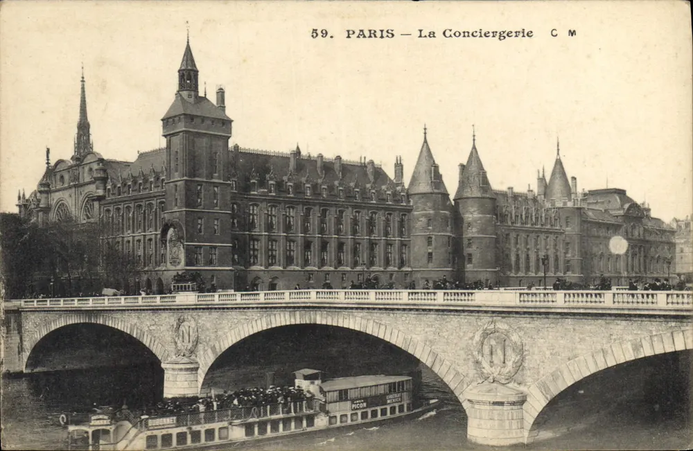 Paris — A Conciergerie — C M - Frente