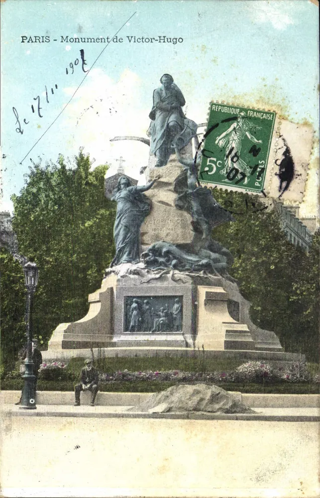 PARIS - Monument de Victor-Hugo — editor não visível, número de série ilegível - Frente