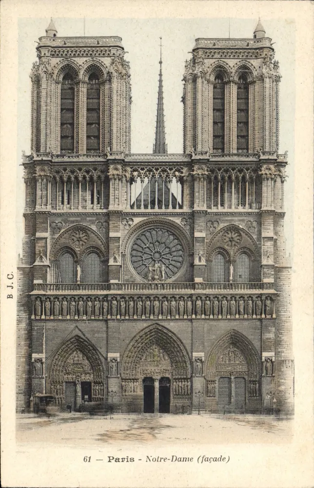Paris - Notre-Dame (fachada) — B.J.C. n°61 - Frente
