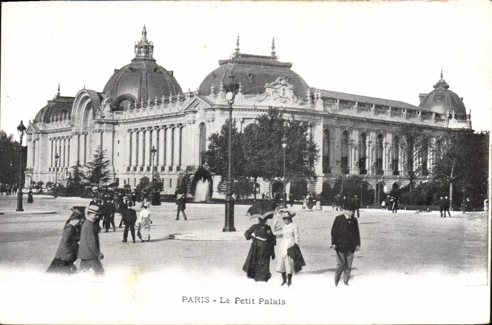 PARIS - O Pequeno Palácio — vista externa — editor não visível - Frente